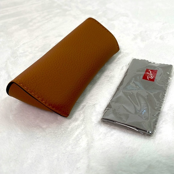 NWT Ray -Ban glasses case w cloth - Picture 5 of 5